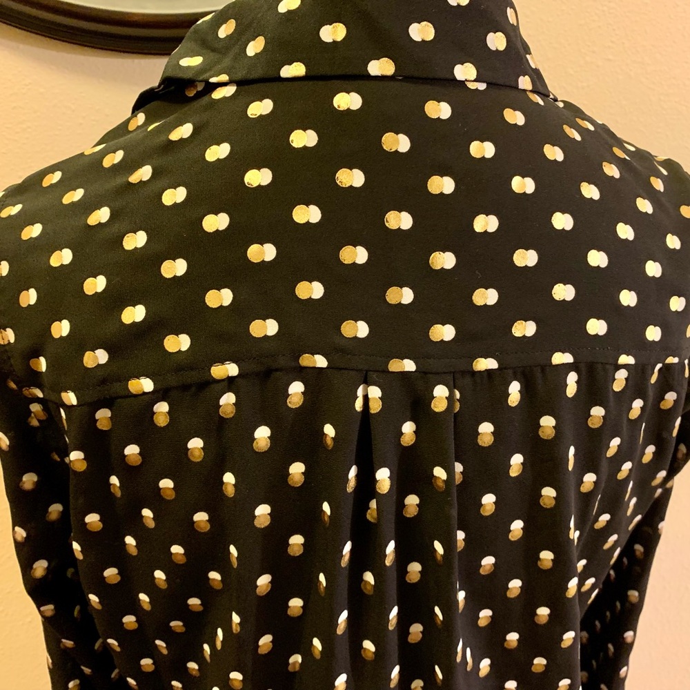 NWOT GORGEOUS WHO WHAT WEAR BLOUSE.NEVER WORN. METALLIC DOTS W/MATTE SILVER DOTS - Picture 5 of 11